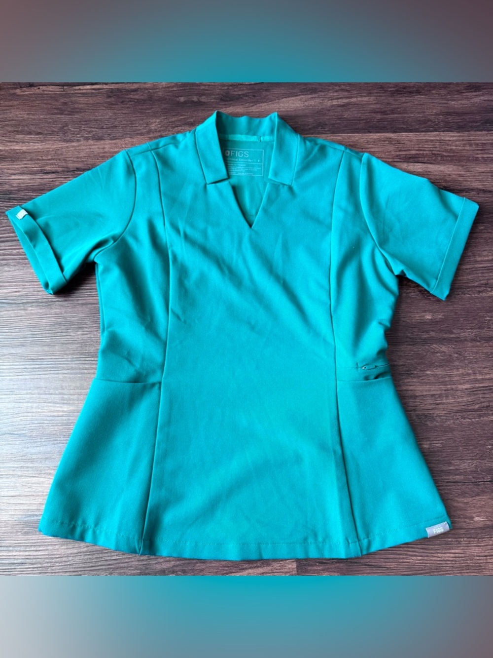 FIGS Inala Scrub Top Womens PO 5295 Green V-Neck Size Small Pockets Slim Stretch